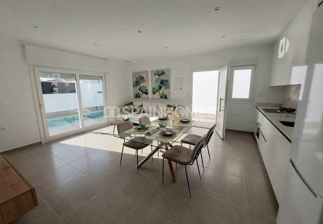 Contemporary Bungalows with Private Pools in Roldán, Murcia 12
