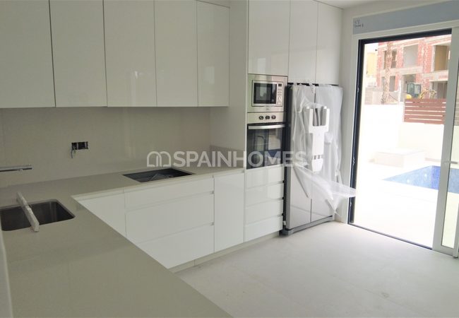Luxury Villas Close to the Beach in Villajoyosa Alicante 43