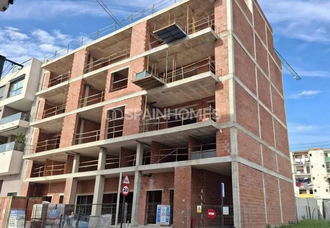 Villajoyosa'da Plaja Yakın Havuzlu Sitede Şık Tasarımlı Daireler 8