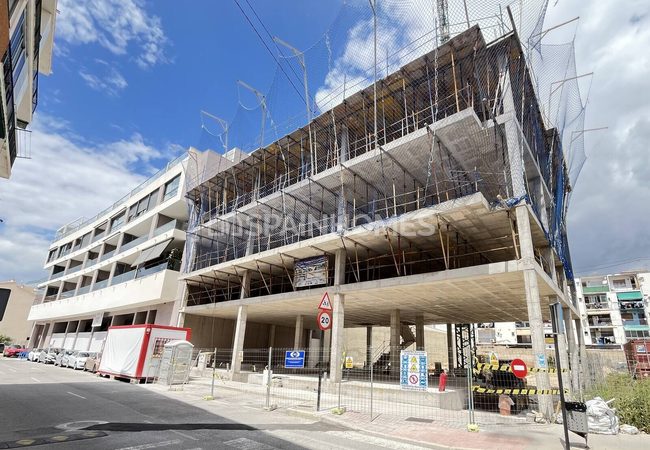 Villajoyosa'da Plaja Yakın Havuzlu Sitede Şık Tasarımlı Daireler 9