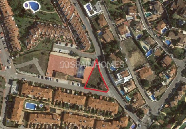 Investment Land in a Prime Location in Velez Malaga 6