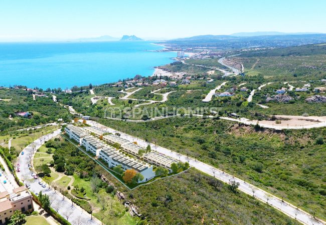 Modernly Designed 3 and 4 Bedroom Townhouses in Málaga Manilva 9